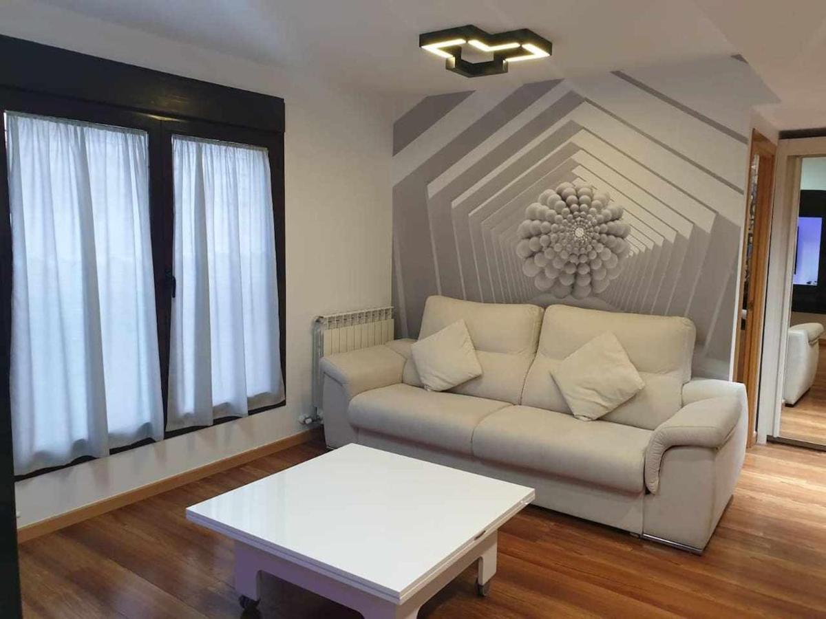Centro Aparcamiento Gratuito Al Lado Del Pilar Apartman Zaragoza Kültér fotó